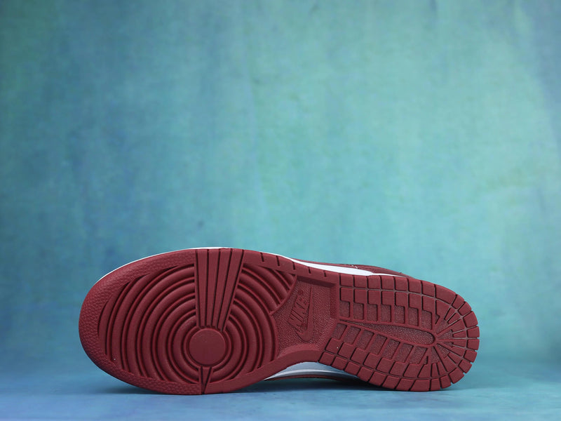 Dunk Low Team Red